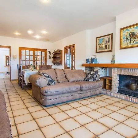 Perles - Plusholidays Villa