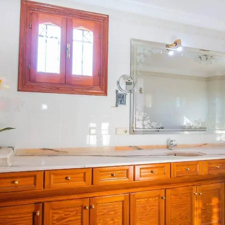 Perles - Plusholidays Villa *